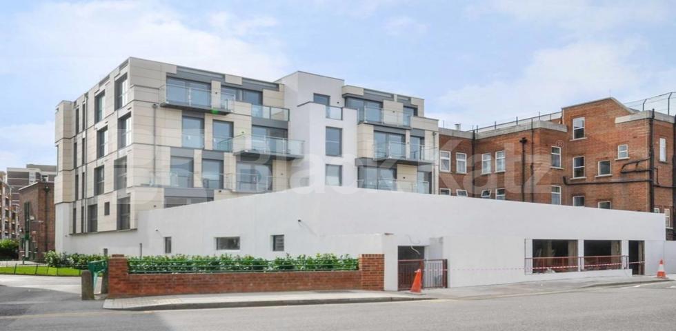 			2 Bedroom, 1 bath, 1 reception Apartment			 Mintern Street, OLD STREET-SHOREDITCH PARK